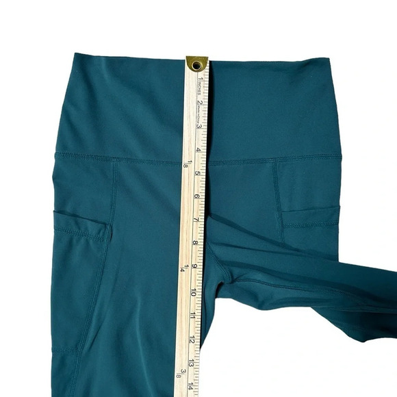 Glyder | High Rise Crop Leggings in green, Size XS - Picture 7 of 9
